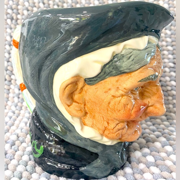 Original vintage antique LARGE ROYAL DOULTON ENGLAND TOBY JUG  “GRANNY” - Picture 3 of 7